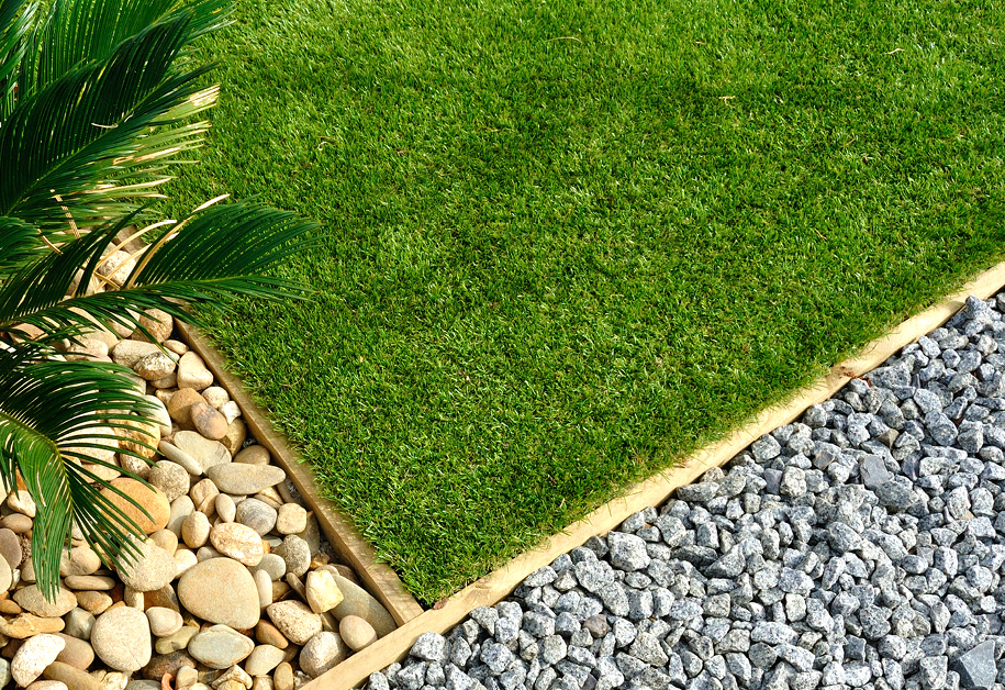 Give Your Lawn A Final Touch