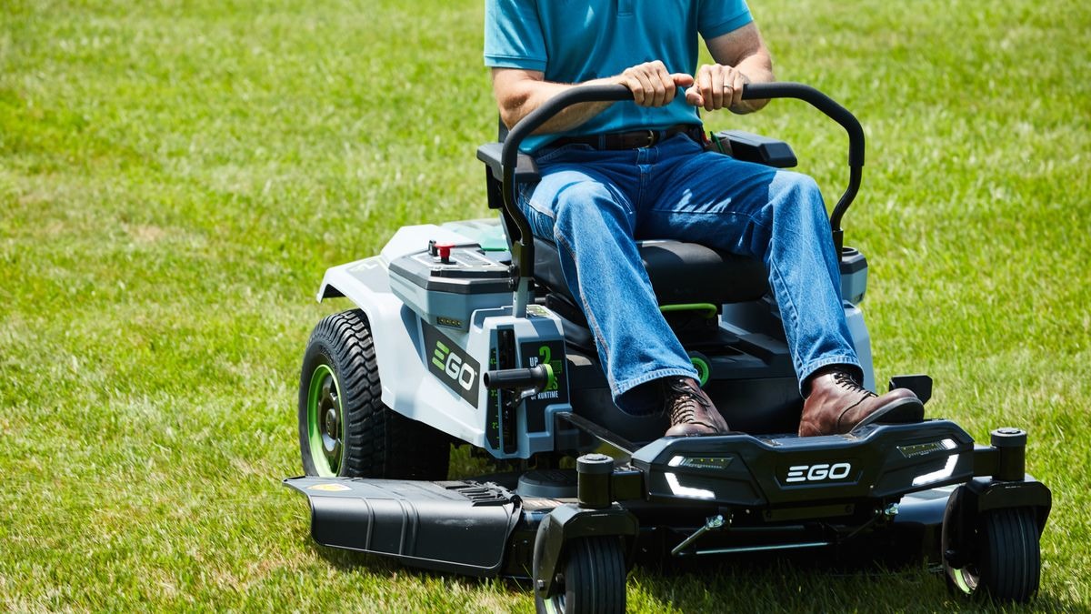 Zero-Turn Lawn Mower